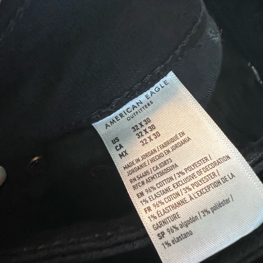 Slim straight American Eagle jeans! - Picture 2 of 4